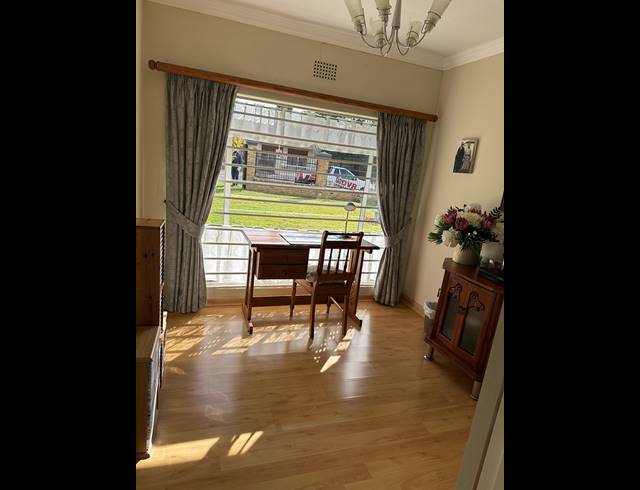 6 BEDROOM HOUSE FOR SALE IN BRACKENHURST